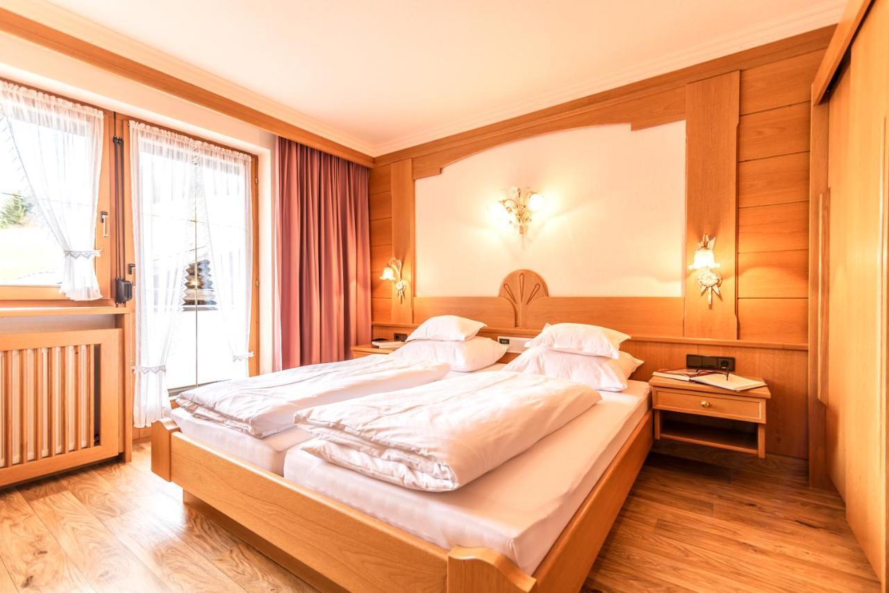 אישגל Hotel Garni Apart Tina מראה חיצוני תמונה