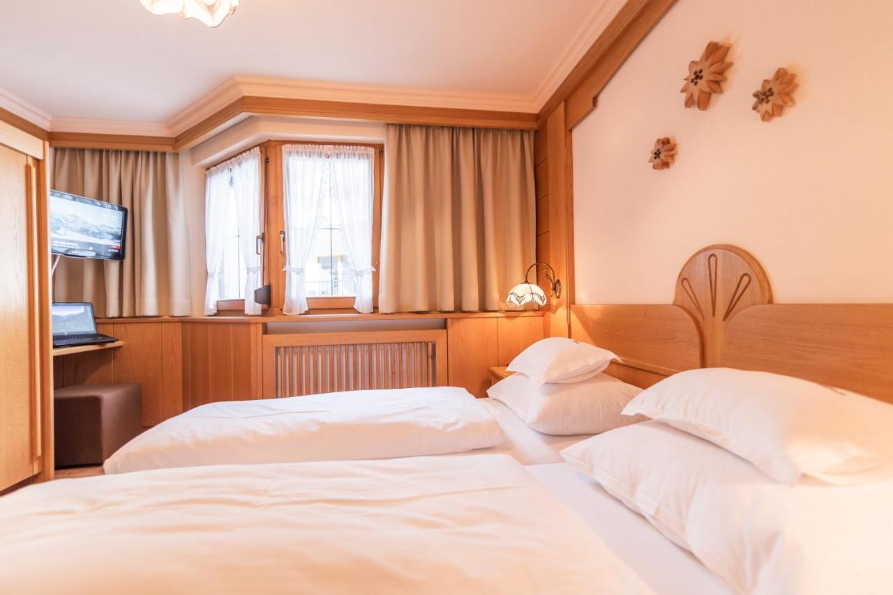 אישגל Hotel Garni Apart Tina מראה חיצוני תמונה