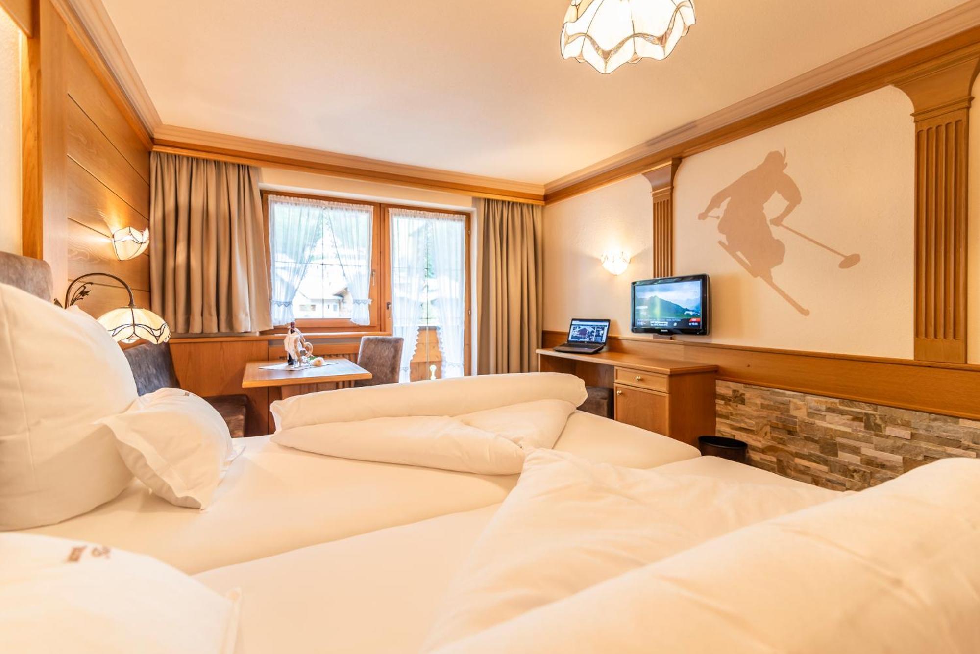 אישגל Hotel Garni Apart Tina מראה חיצוני תמונה